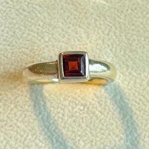 Sterling Silver Ring with Garnet Gemstone - size 7